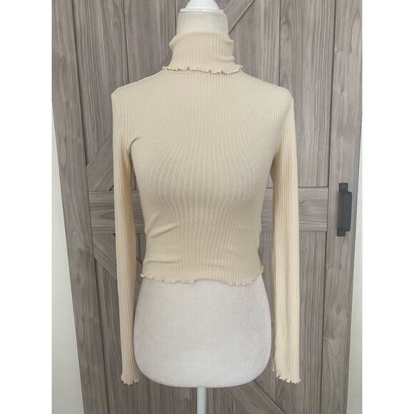 NWOT BDG Med long sleeve crop top cream - Picture 1 of 8